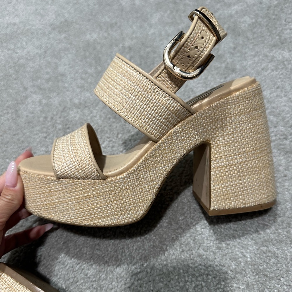Steve Madden Raffia platform heel size 6